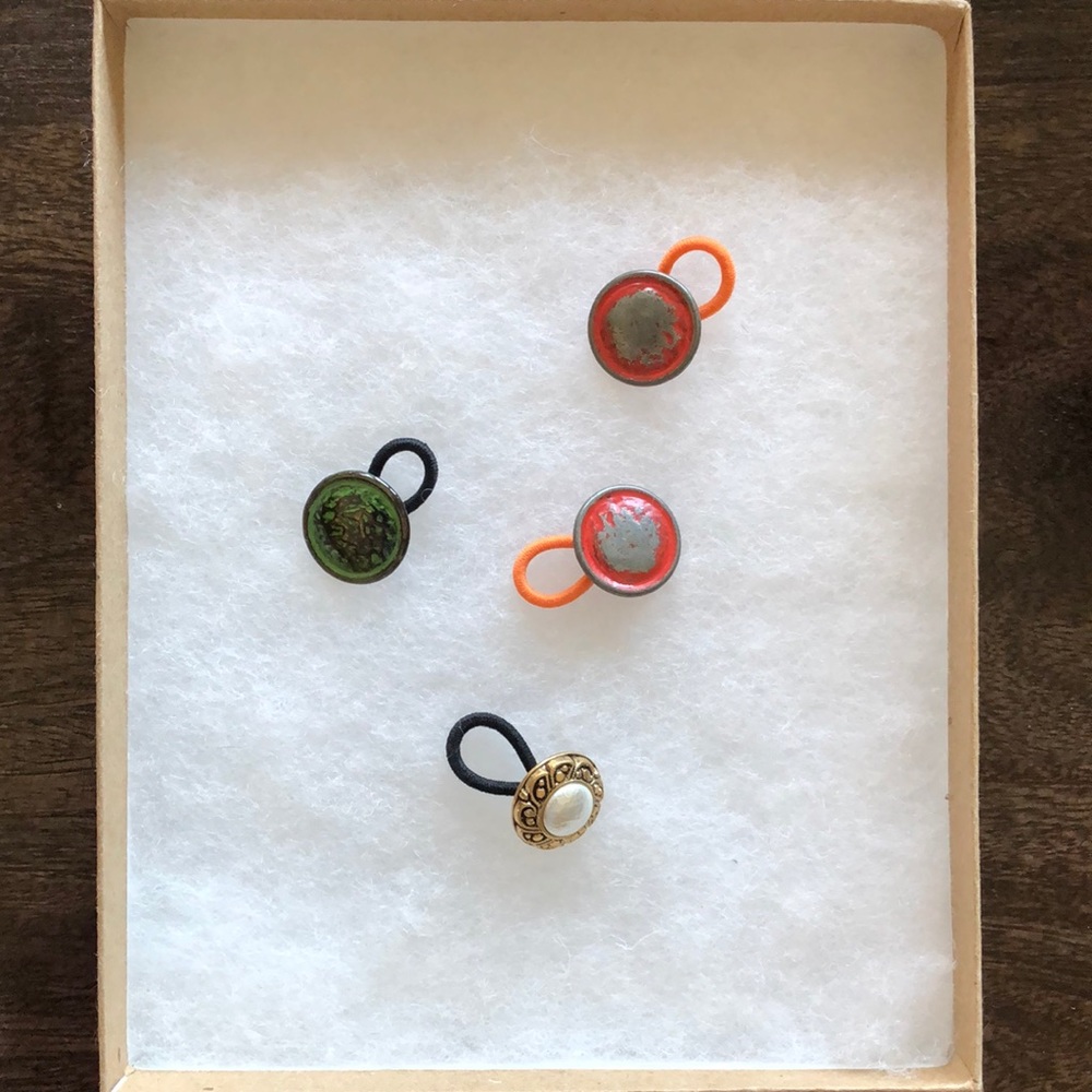 All NWOT Button covers